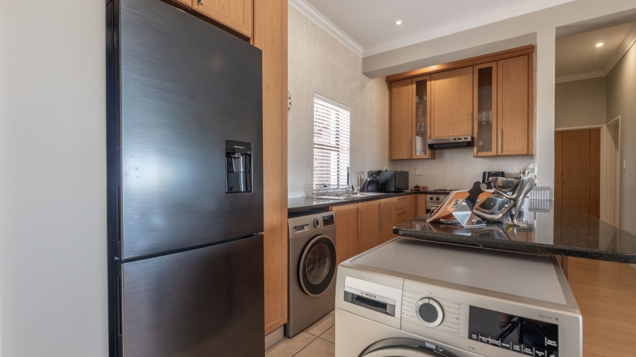To Let 2 Bedroom Property for Rent in Big Bay Western Cape